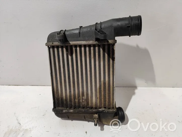 Audi A4 S4 B7 8E 8H Chłodnica powietrza doładowującego / Intercooler 8E0145805S