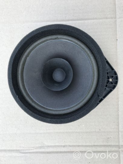 Opel Zafira C Rear door speaker 