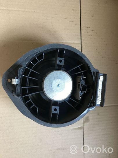 Opel Zafira C Rear door speaker 