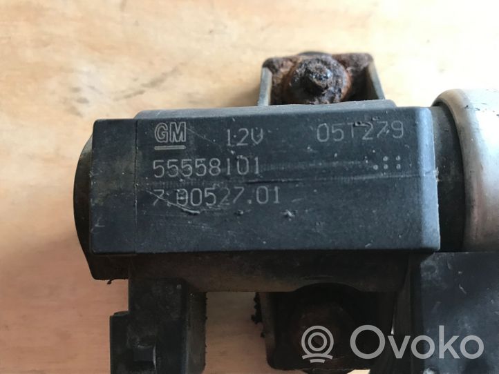 Opel Zafira B Zawór podciśnienia / Elektrozawór turbiny 55558101