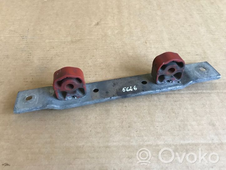 Opel Zafira B Support / crochet de silencieux d'échappement 55187602