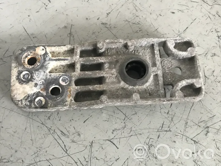 Opel Zafira C Staffa di montaggio del radiatore 13337826