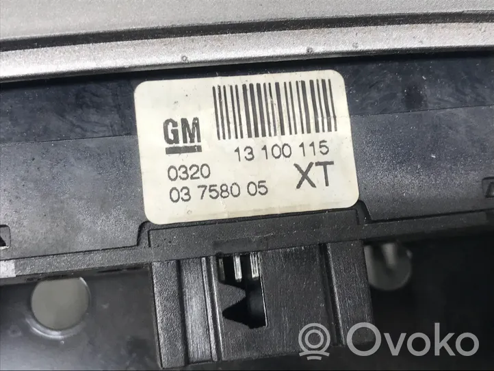 Opel Zafira B Radion/GPS-laitteen pääyksikön kehys 13100115