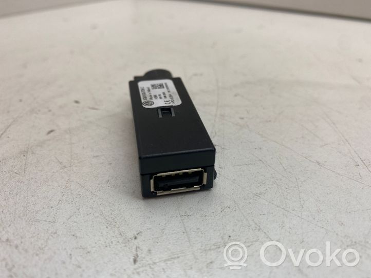 Skoda Octavia Mk3 (5E) Connecteur/prise USB 5Q0035726C