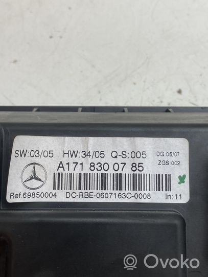 Mercedes-Benz SLK R171 Gaisa kondicioniera / klimata kontroles / salona apsildes vadības bloks (salonā) A1718300785