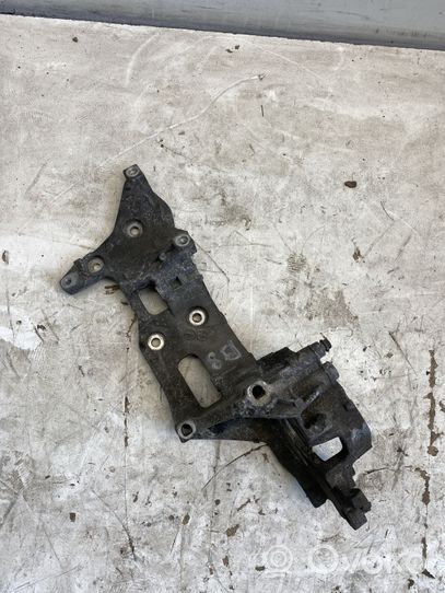 Volkswagen PASSAT B8 Generator/alternator bracket 04L903143D