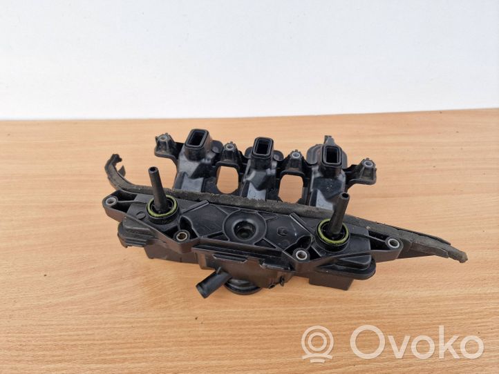 Opel Vivaro Other engine bay part 118300724R