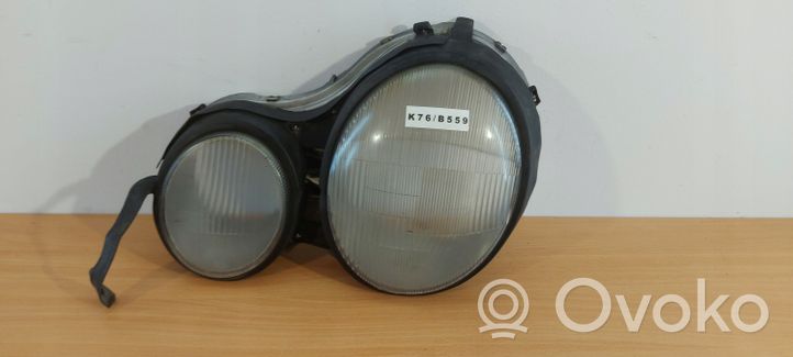 Mercedes-Benz E W210 Klosze lamp przednich 