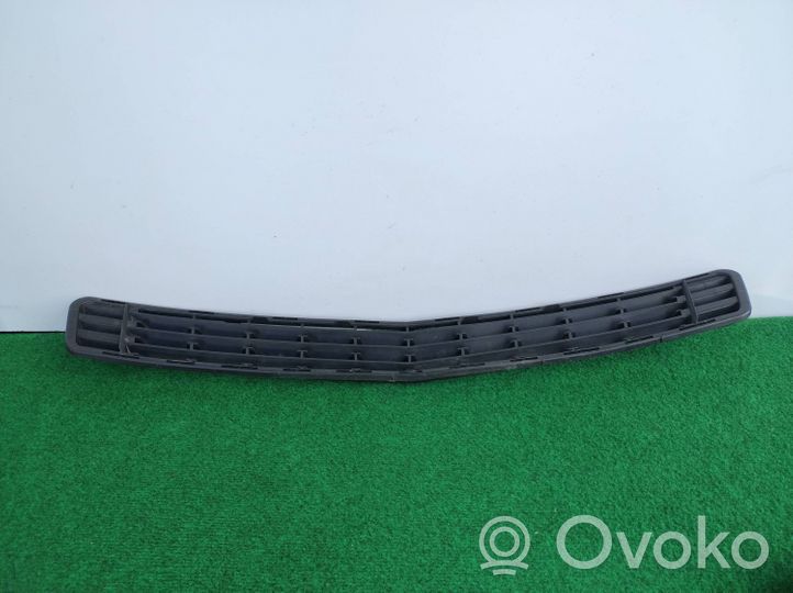 Mercedes-Benz C W204 Grille inférieure de pare-chocs avant A2048850023