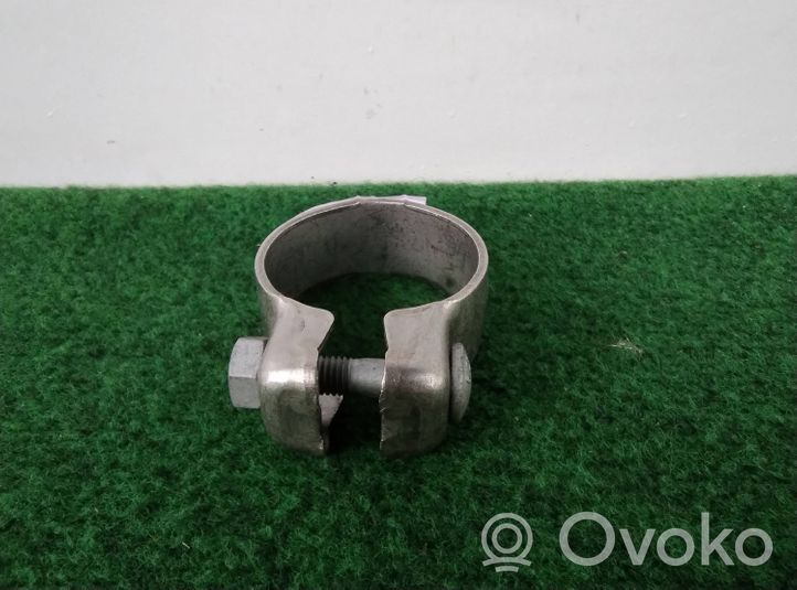 Volkswagen Golf III Morsetto per la connessione del tubo della marmitta 1H0253143D