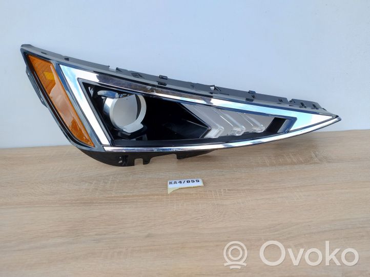 Hyundai Elantra VI Lampa przednia 92102