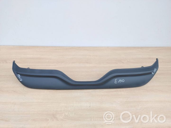 Mercedes-Benz A W176 Moulure inférieure de pare-chocs arrière A1768850325