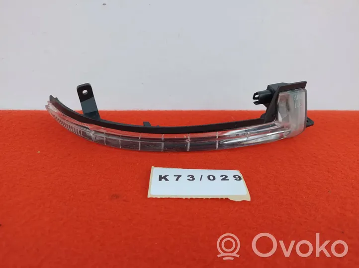 Volkswagen Touareg II Indicatore di direzione anteriore 7P6949102