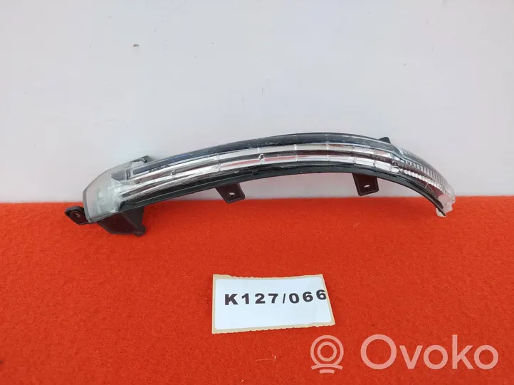 Volkswagen Touareg II Indicatore di direzione anteriore 7P6949101