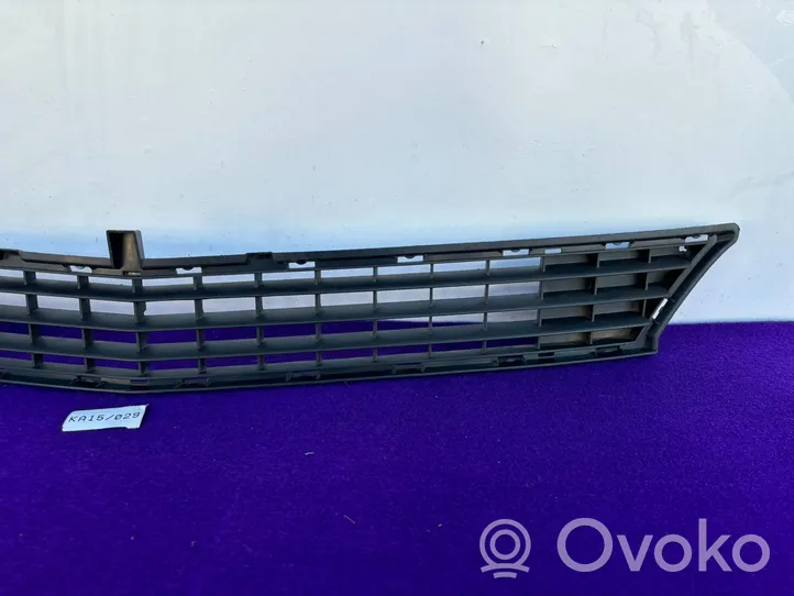 Mercedes-Benz B W245 Grille inférieure de pare-chocs avant A1698850123