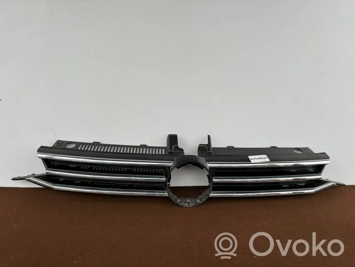 Volkswagen Touran III Grille calandre supérieure de pare-chocs avant 5TA853651H