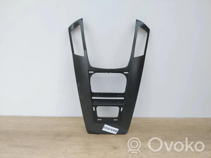Opel Zafira B Panneau de garniture console centrale 13150253