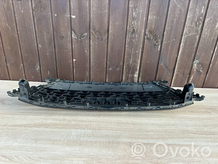 Audi Q2 - Maskownica / Grill / Atrapa górna chłodnicy 81A853651