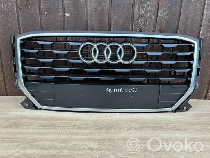 Audi Q2 - Maskownica / Grill / Atrapa górna chłodnicy 81A853651