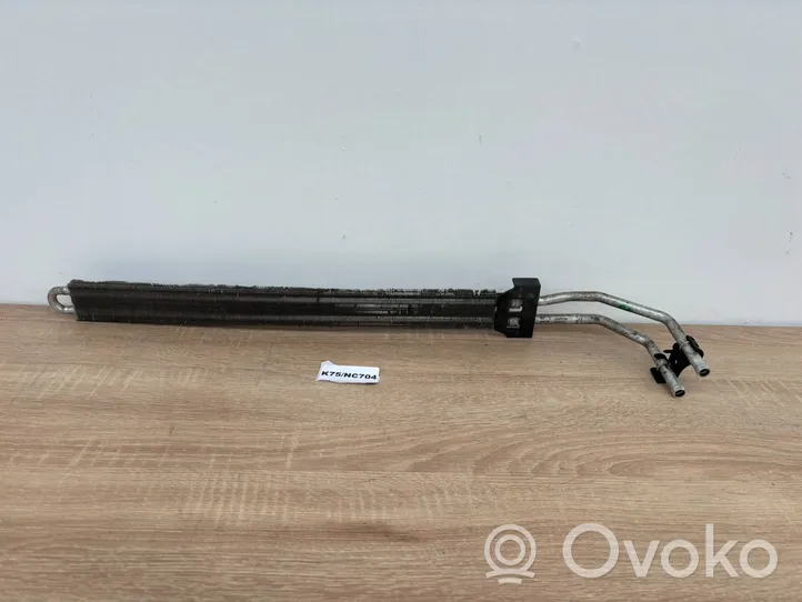 Volkswagen Touareg II Radiateur de direction assistée 7P0422885B