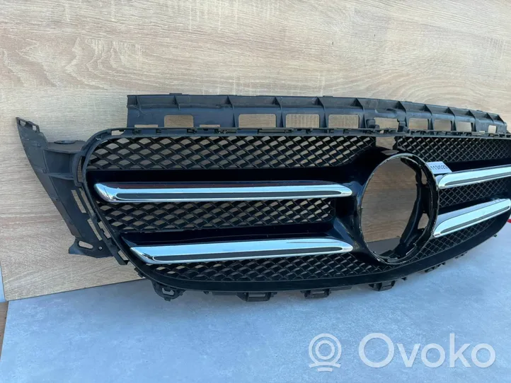 Mercedes-Benz E W213 Maskownica / Grill / Atrapa górna chłodnicy A2138880223