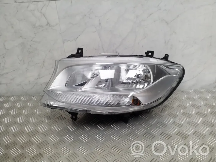 Mercedes-Benz Sprinter W907 W910 Lampa przednia A9109060000