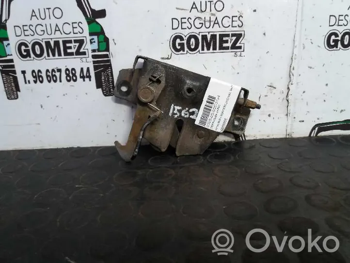 Mitsubishi Montero Zaczep bagażnika MB669561