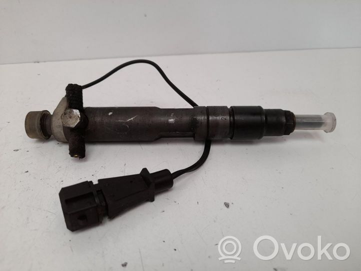 Volkswagen Caddy Injecteur de carburant 028130201J