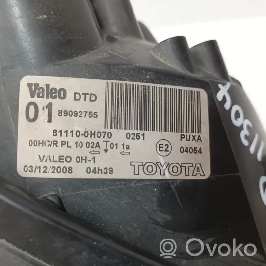 Toyota Aygo AB10 Lampa przednia 811100H070