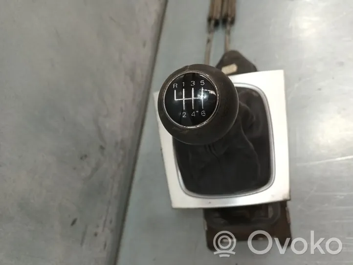 Volkswagen PASSAT B5 Ātrumu pārslēgšanas mehānisms (kulise) (salonā) 8P0863876