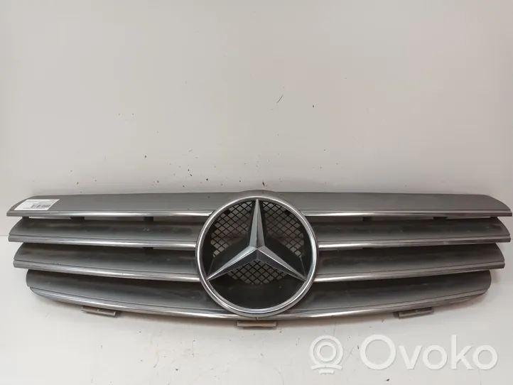 Mercedes-Benz CLK A209 C209 Grille de calandre avant A2098800023
