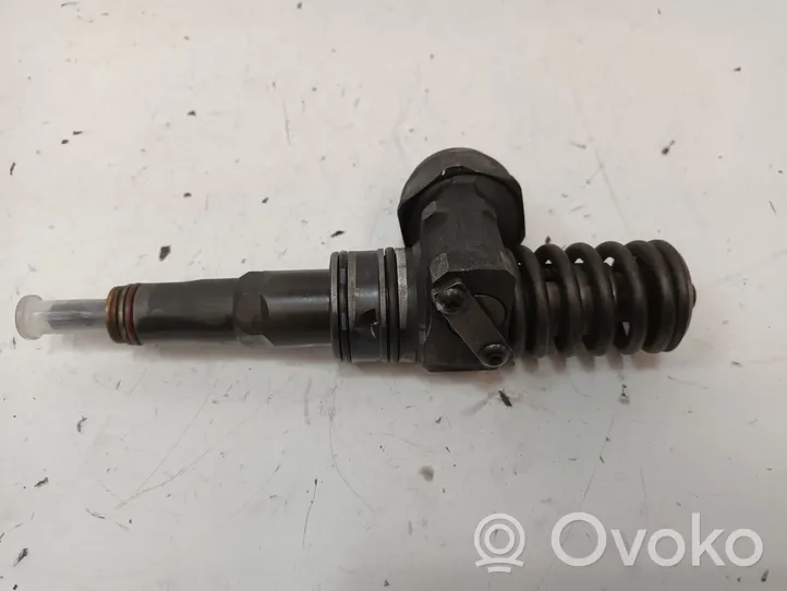 Renault Megane I Injecteur de carburant 038130073AG