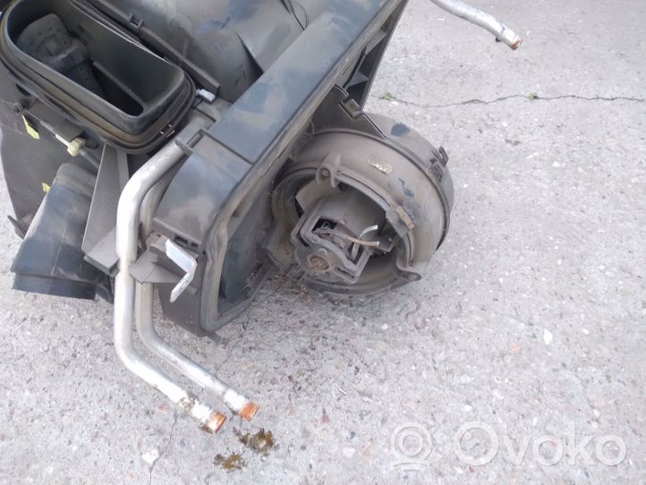 Mercedes-Benz E W124 Salono oro mazgo komplektas 1248303762