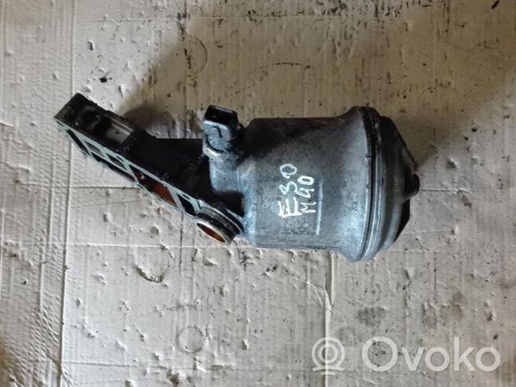 BMW 3 E30 Supporto di montaggio del filtro dell’olio 