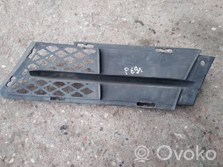 BMW 3 E90 E91 Grille inférieure de pare-chocs avant 7154552