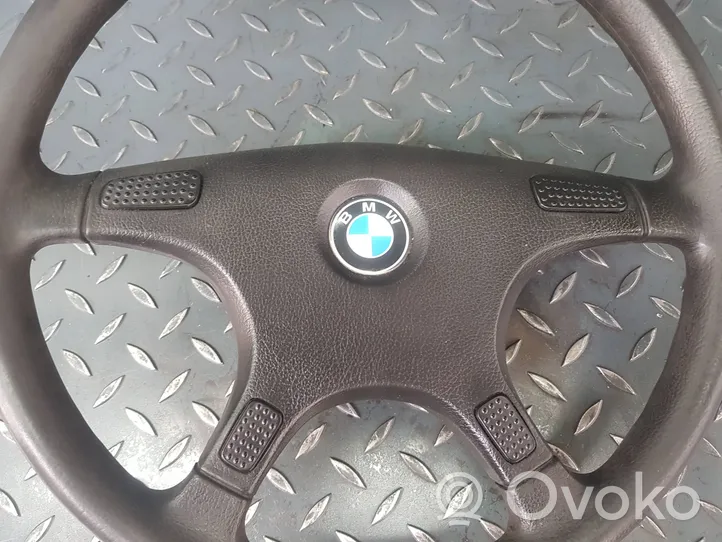 BMW 5 E34 Volant 1152896