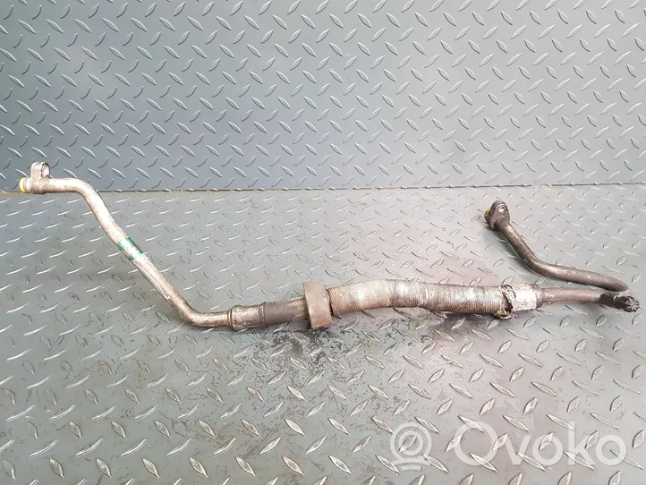 BMW 5 E39 Manguera/tubo del aire acondicionado (A/C) 6913893