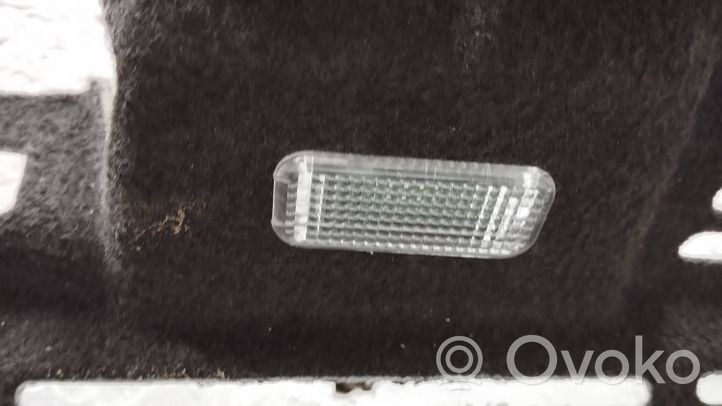 Audi A5 Apatinis, bagažinės šono, apdailos skydas 