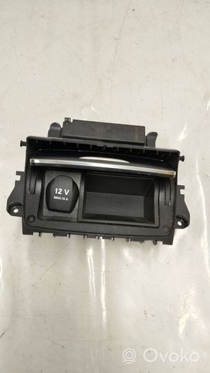 Mercedes-Benz A W176 Autres éléments de console centrale A1766809900