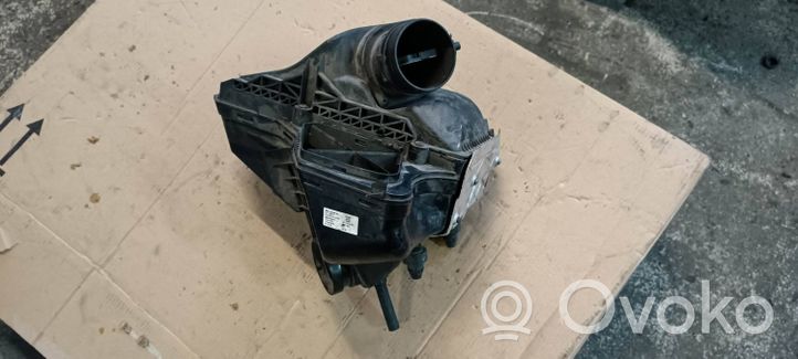 Audi A4 S4 B8 8K Oro filtro dėžė 8K0133843E