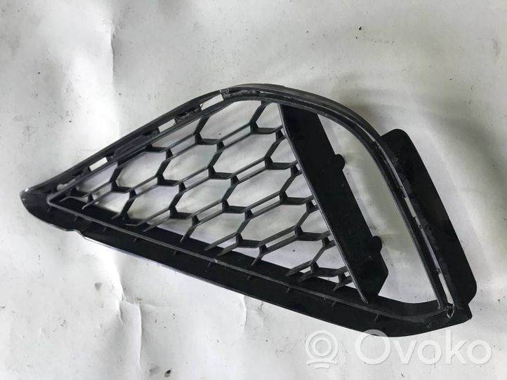 BMW X2 F39 Grille inférieure de pare-chocs avant 8606908