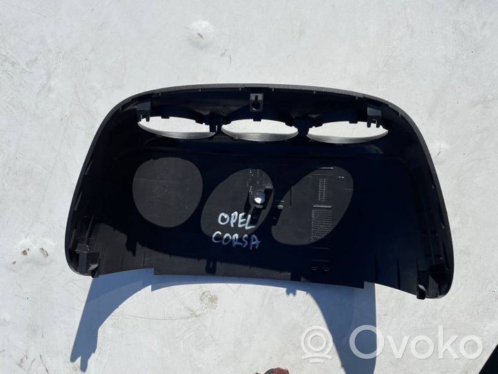 Opel Corsa E Kita panelės detalė 13493972