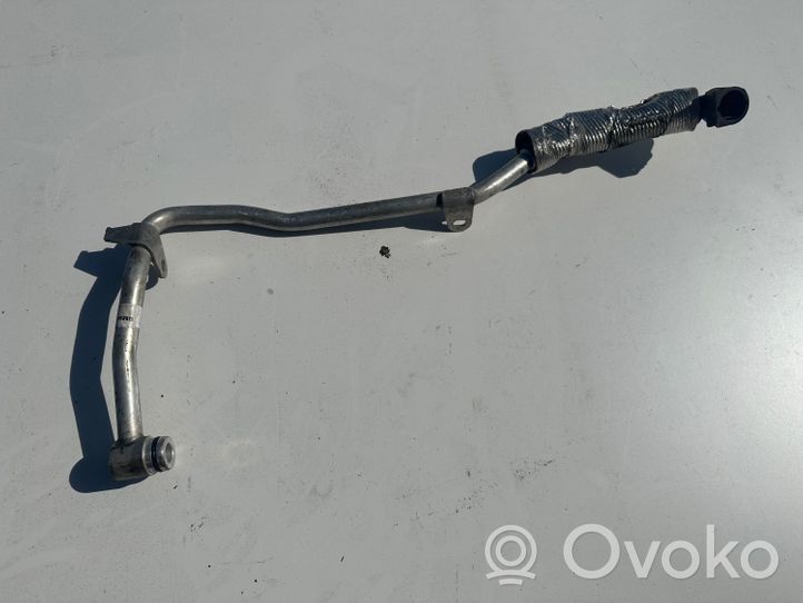 BMW 2 F46 Tuyau de liquide de refroidissement moteur 8589047