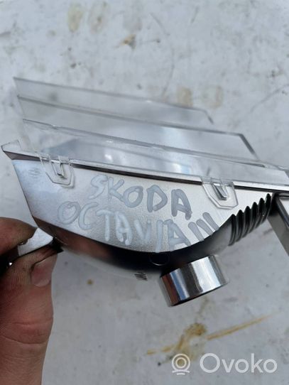 Skoda Octavia Mk3 (5E) Element lampy przedniej 1305322991