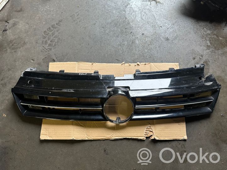 Volkswagen Polo V 6R Atrapa chłodnicy / Grill 6r0853651