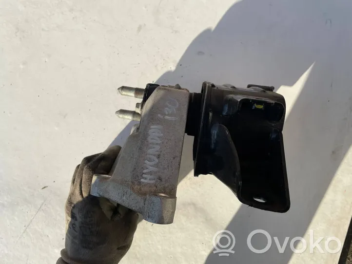 Hyundai i30 Supporto della scatola del cambio 21830F2000