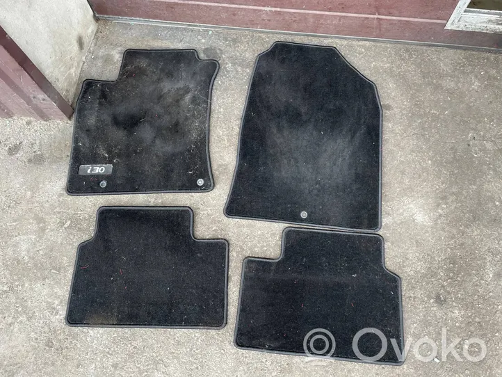 Hyundai i30 Kit tapis de sol auto 