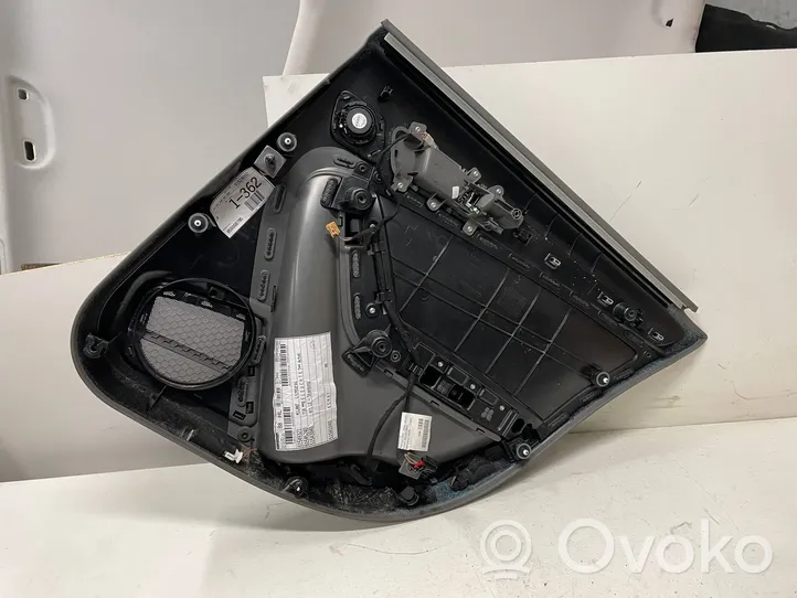 Audi A4 S4 B8 8K Takaoven verhoilu 8K0867305