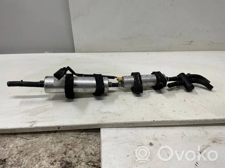 Audi A4 S4 B8 8K Pompe d'injection de carburant à haute pression 8K0906095