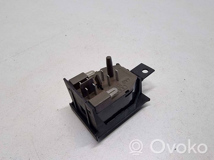 Audi A6 S6 C4 4A Electric window control switch 4A0959565